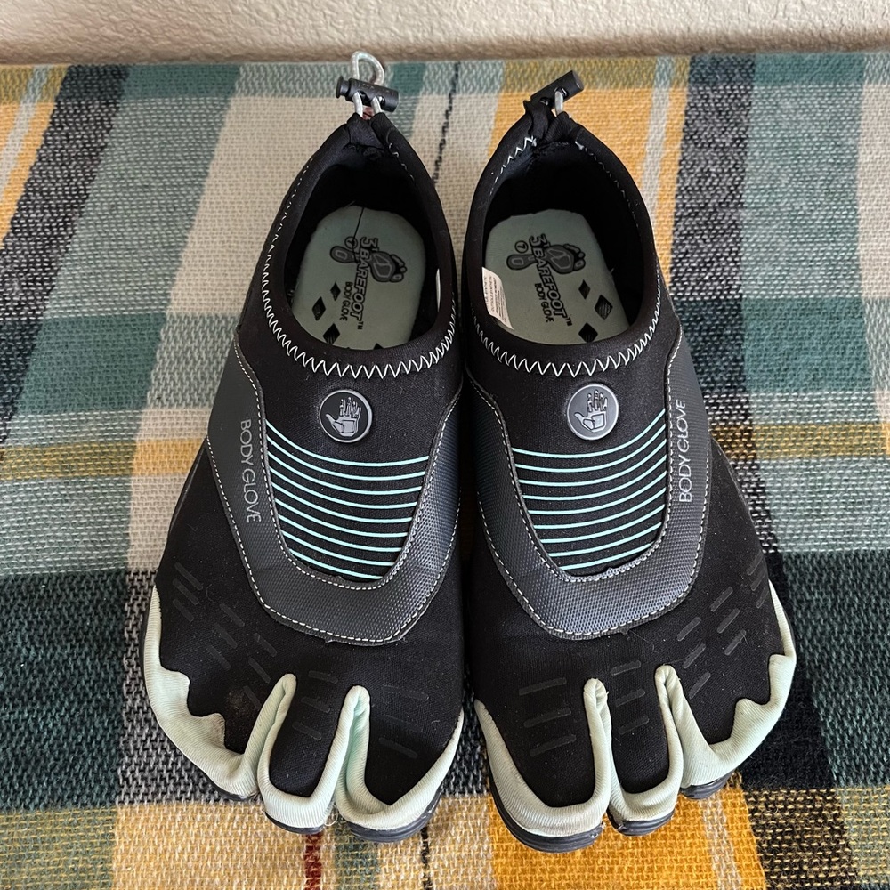 Body Glove Black and Mint Sandals